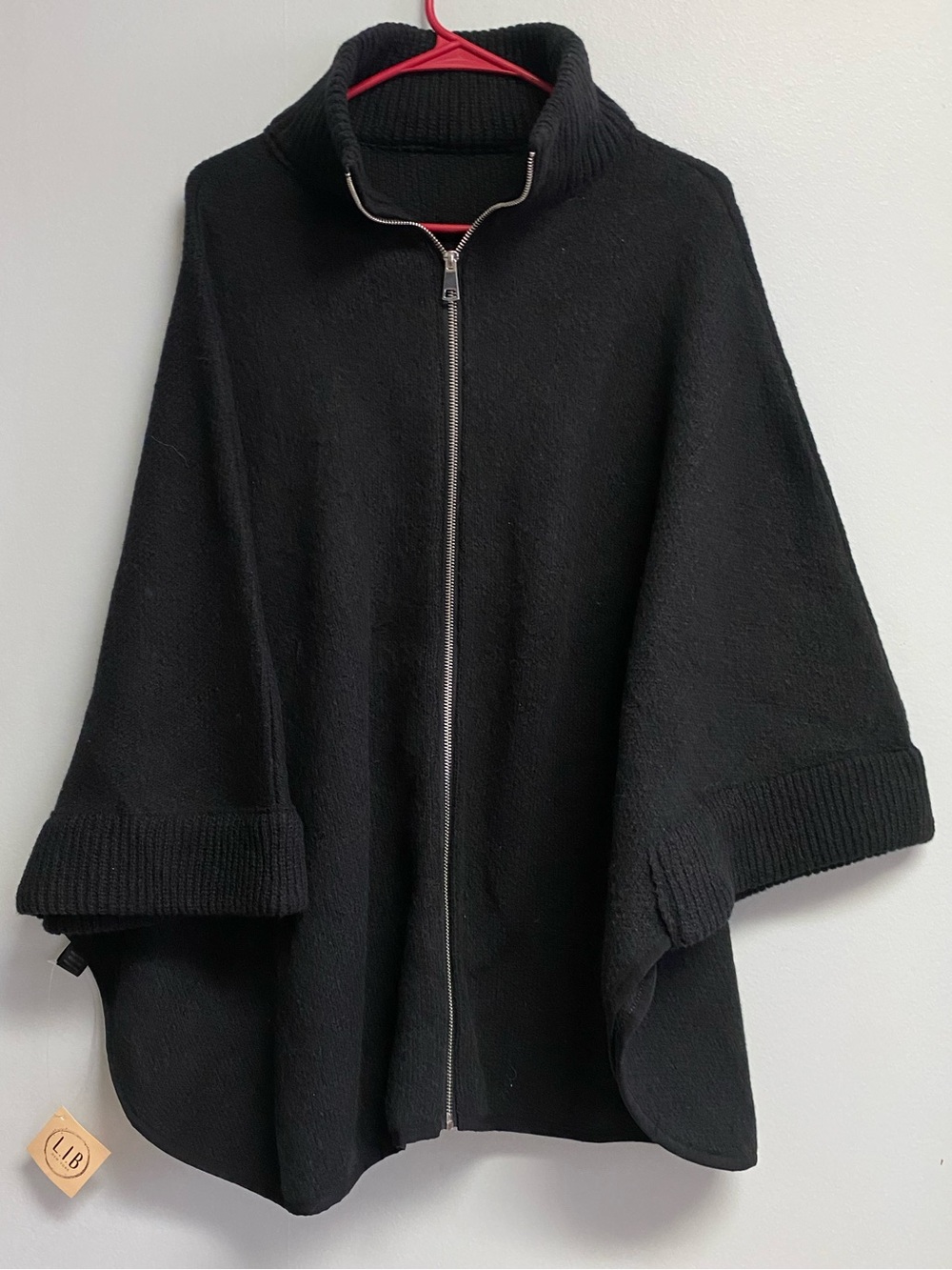 NWT BOUTIQUE SWEATER PONCHO STYLE FULL ZIP JACKET - ONE SIZE/LARGE